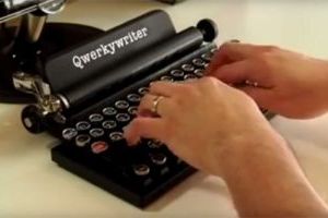 Na trh přichází vintage klávesnice Qwerkywriter