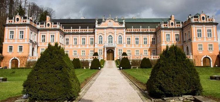 Nové Hrady – Malý Schönbrunn nebo České Versailles?