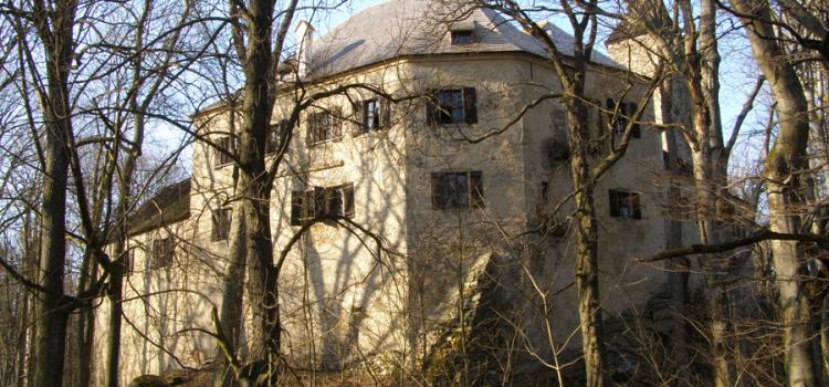 Z hradu Roštejn lze dohlédnout daleko