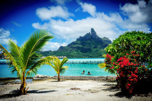 Průsvitné moře na Bora Bora