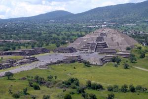 Předkolumbovské město Teotihuacán